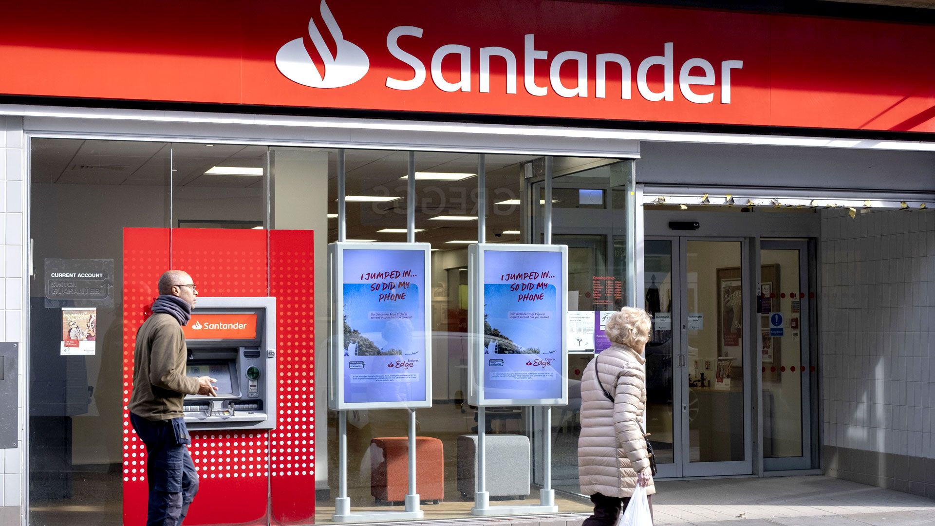 Santander bank branches closing